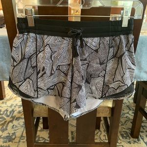 Lululemon Hotty Hot Shorts Size 6 Tall.